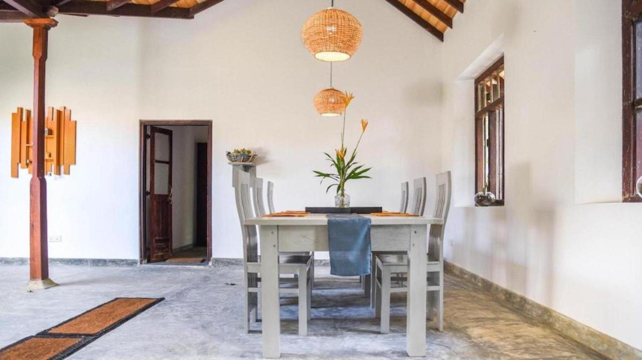 Antique Ceylon Villa Ahangama Bagian luar foto