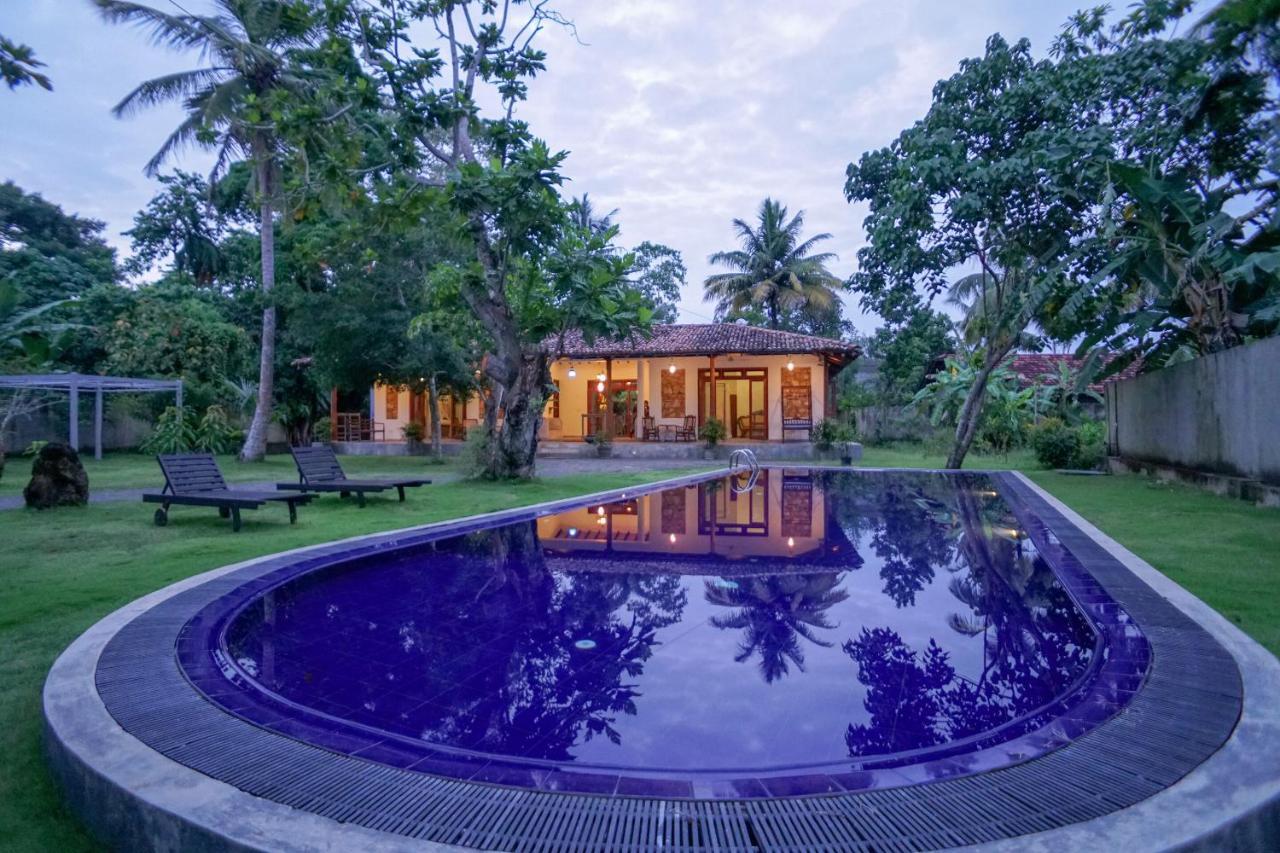 Antique Ceylon Villa Ahangama Bagian luar foto