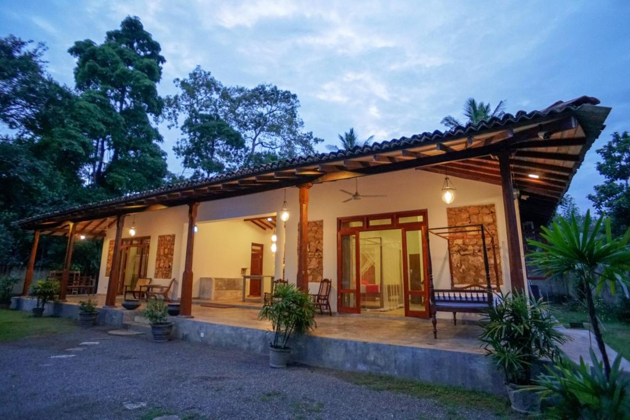 Antique Ceylon Villa Ahangama Bagian luar foto