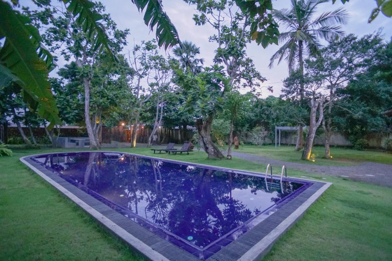Antique Ceylon Villa Ahangama Bagian luar foto