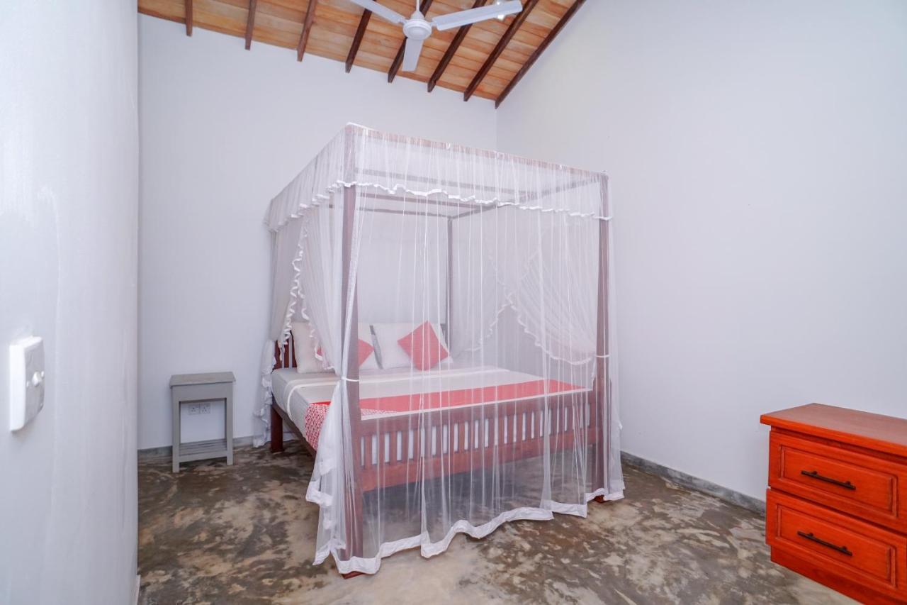 Antique Ceylon Villa Ahangama Bagian luar foto