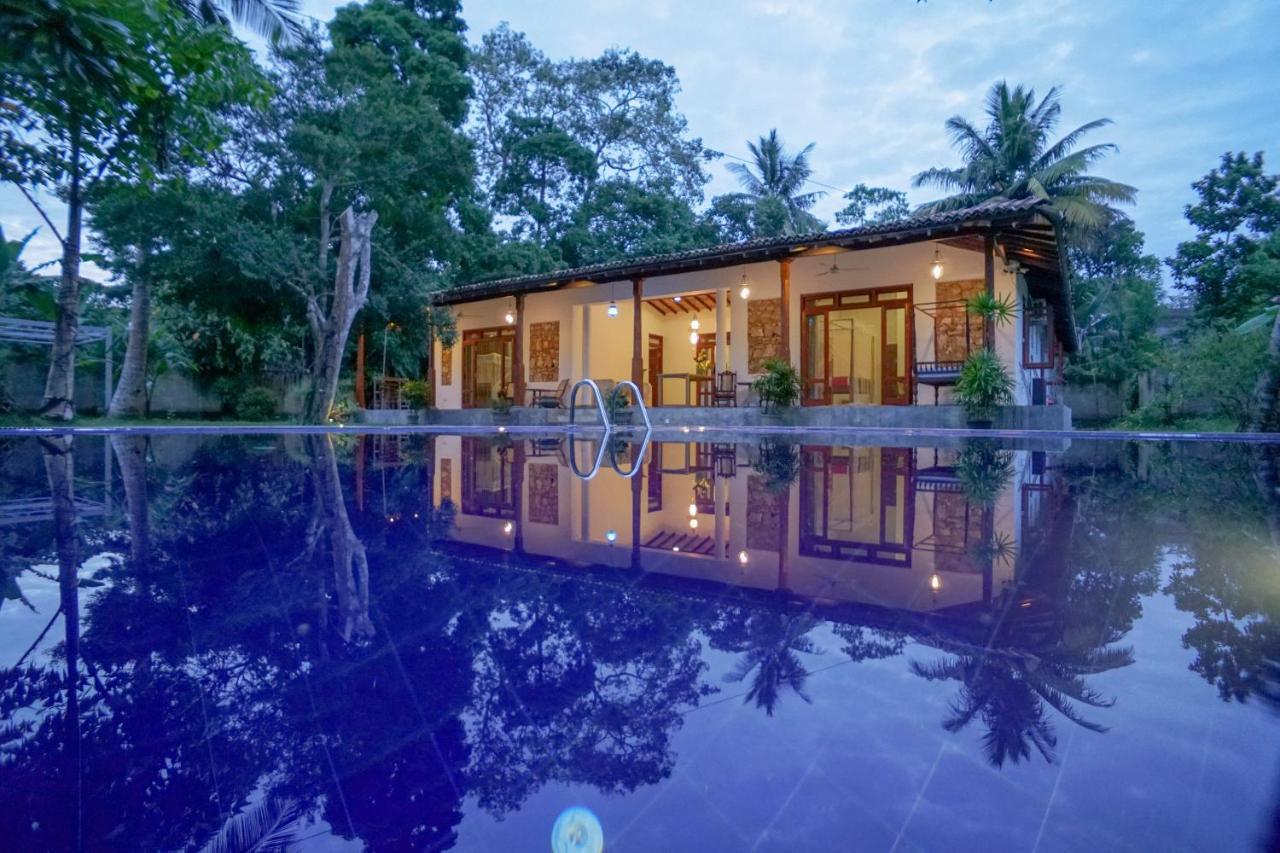 Antique Ceylon Villa Ahangama Bagian luar foto
