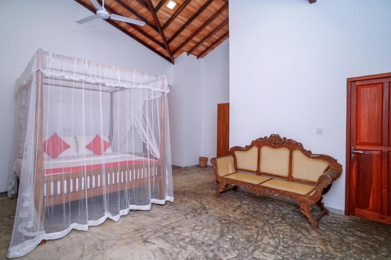 Antique Ceylon Villa Ahangama Bagian luar foto